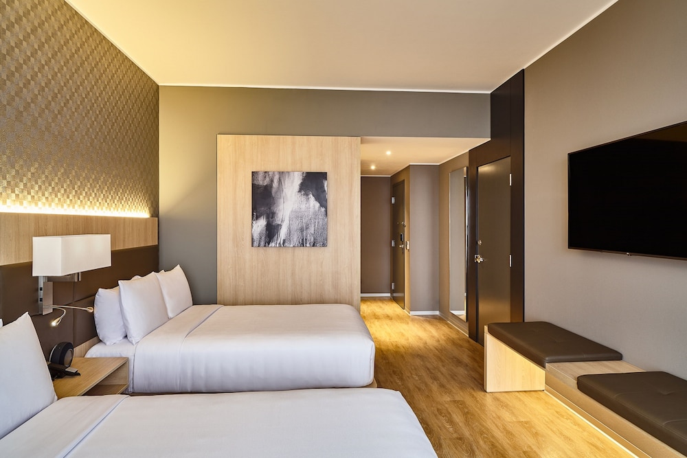 Room, 2 Double Beds photo 2