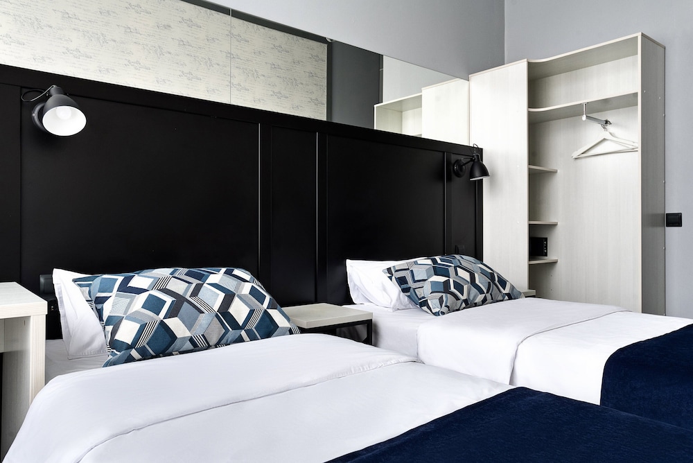 Double or Twin Room photo 3