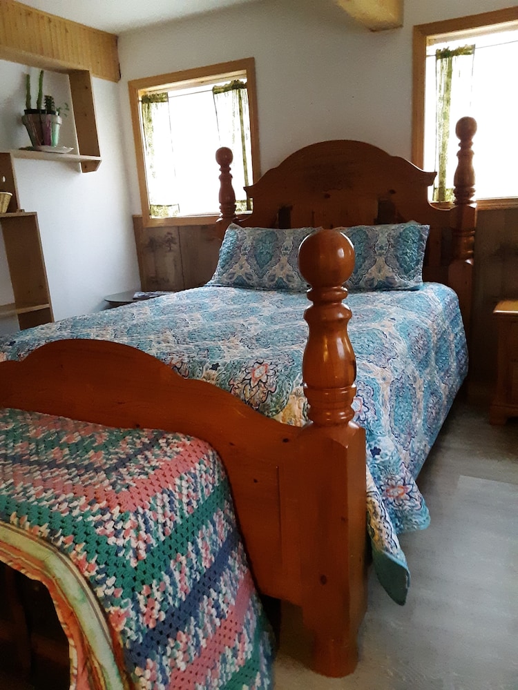 Economy Room, 1 Queen Bed, Garden View, Ground Floor photo 2