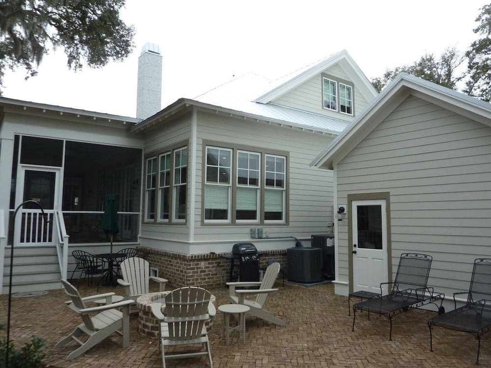 House, 4 Bedrooms photo 2
