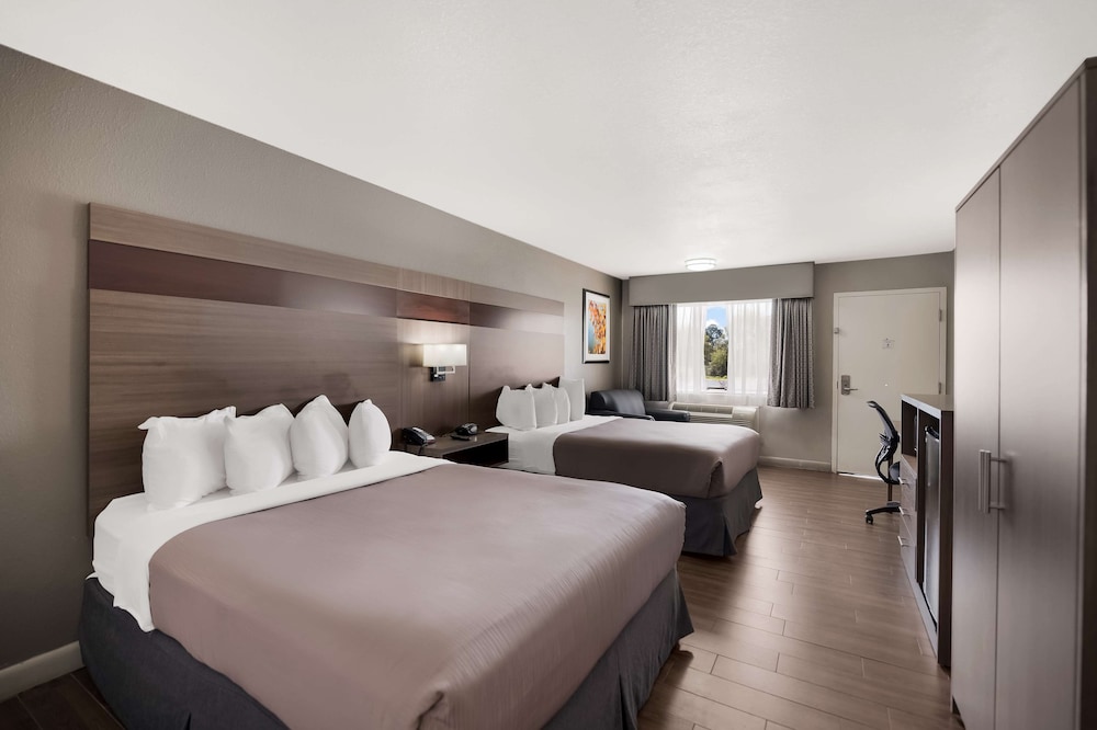 Standard Room, 2 Queen Beds, Accessible, Non Smoking photo 2