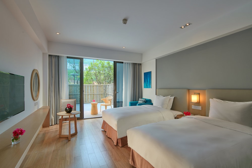 Standard Room, 2 Twin Beds, Mountain View photo 2