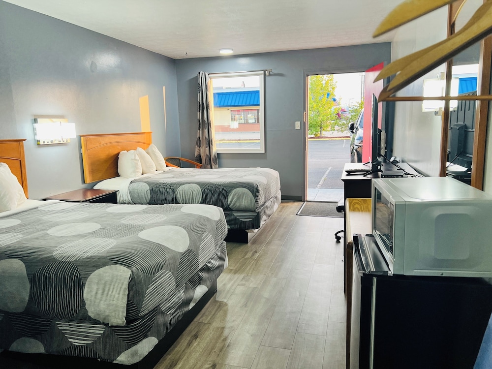 Suite, Multiple Beds