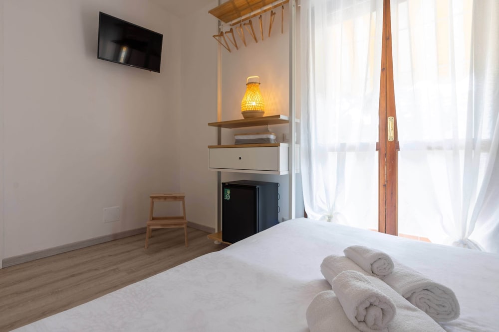 Standard Double Room - Photo 2