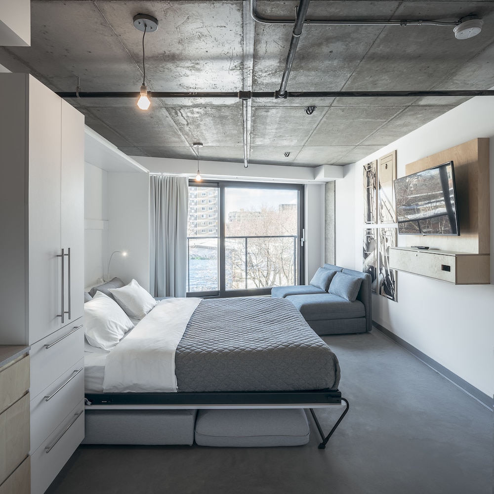 Comfort Room, 1 King Bed photo 1