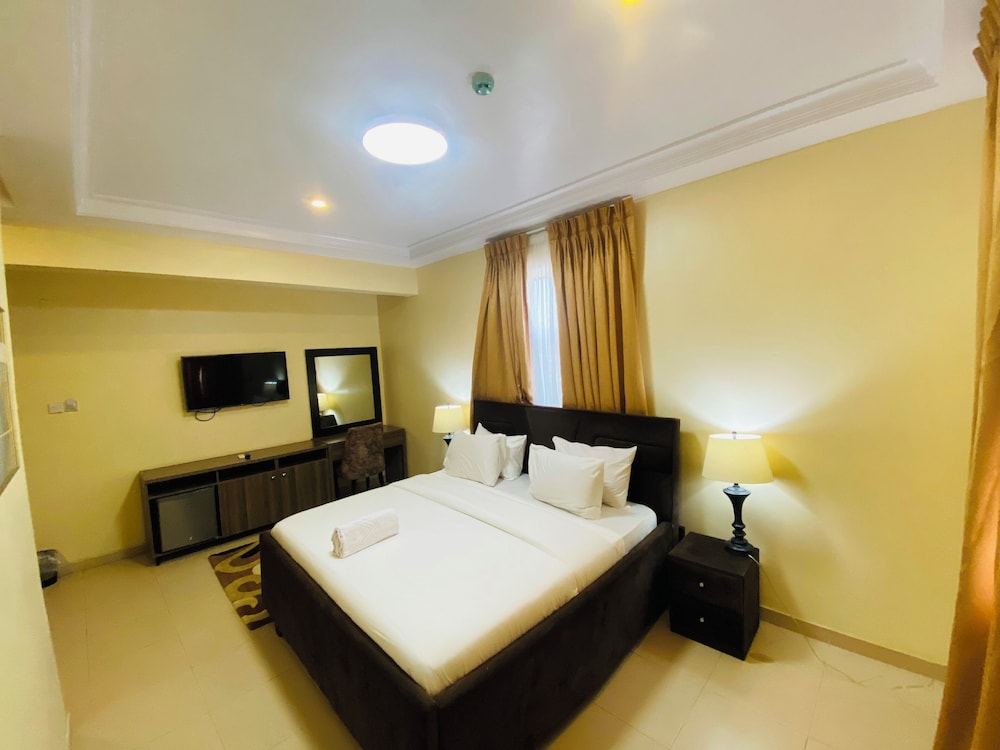 Classic Double Room, 1 King Bed, Private Bathroom, City View photo 2
