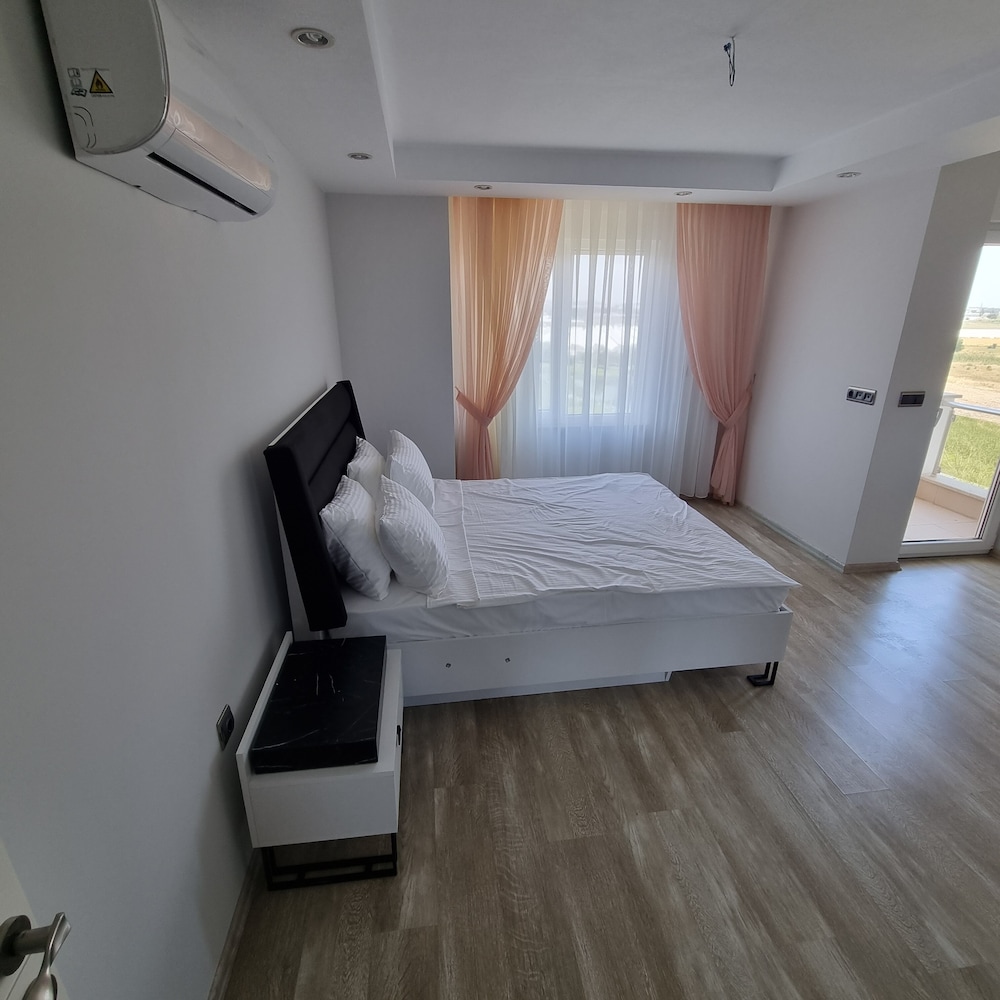 Deluxe Condo, 3 bedrooms, 1 living room (3+1)