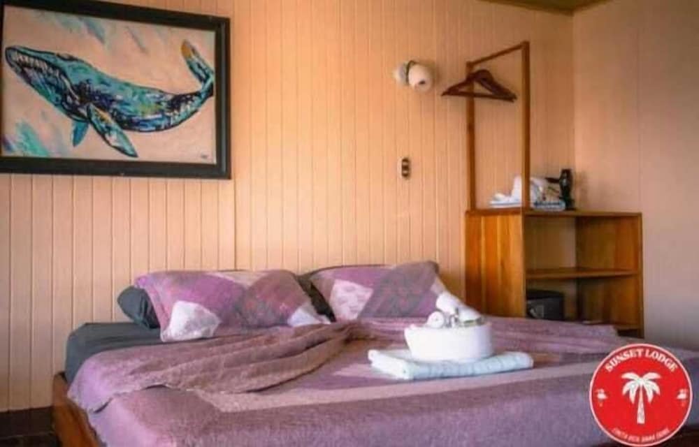 Comfort Studio, 1 King Bed, Ocean View photo 1