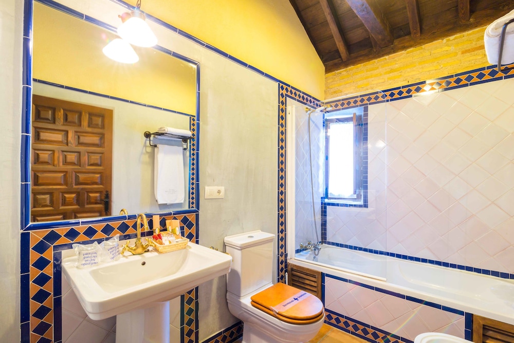 Deluxe Double Room - Photo 7