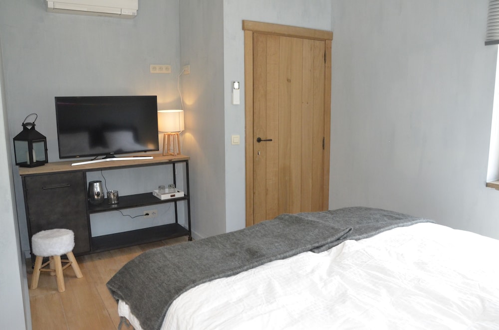 Exclusive Twin Room photo 3