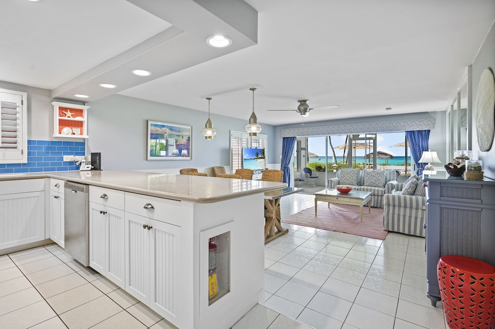 Condo 3, 2 Bedrooms, Ocean View photo 3