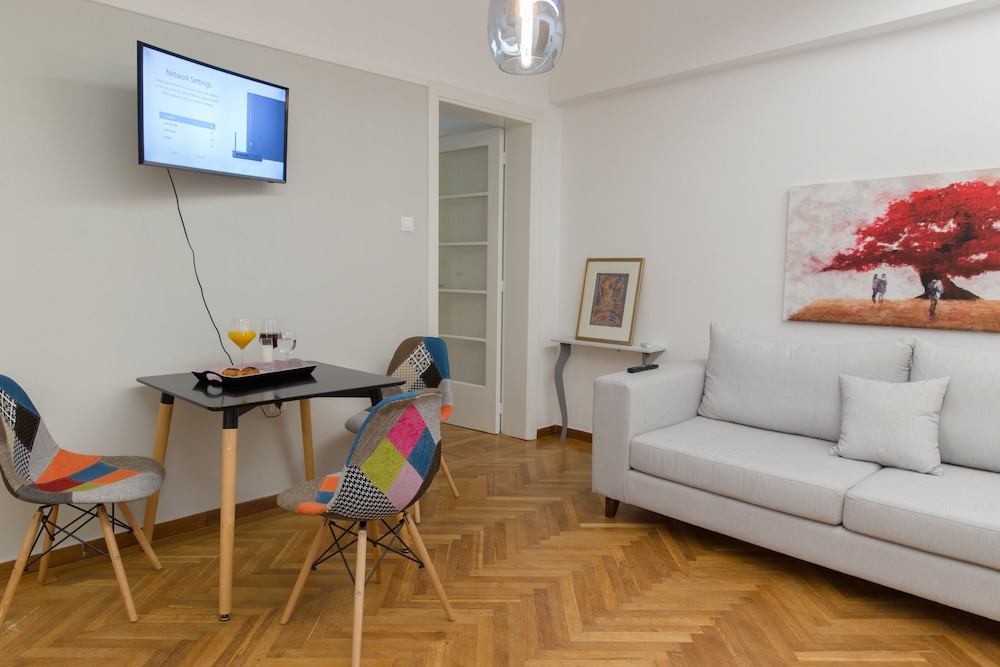 Two Master Bedroom Apartment Venus photo 3