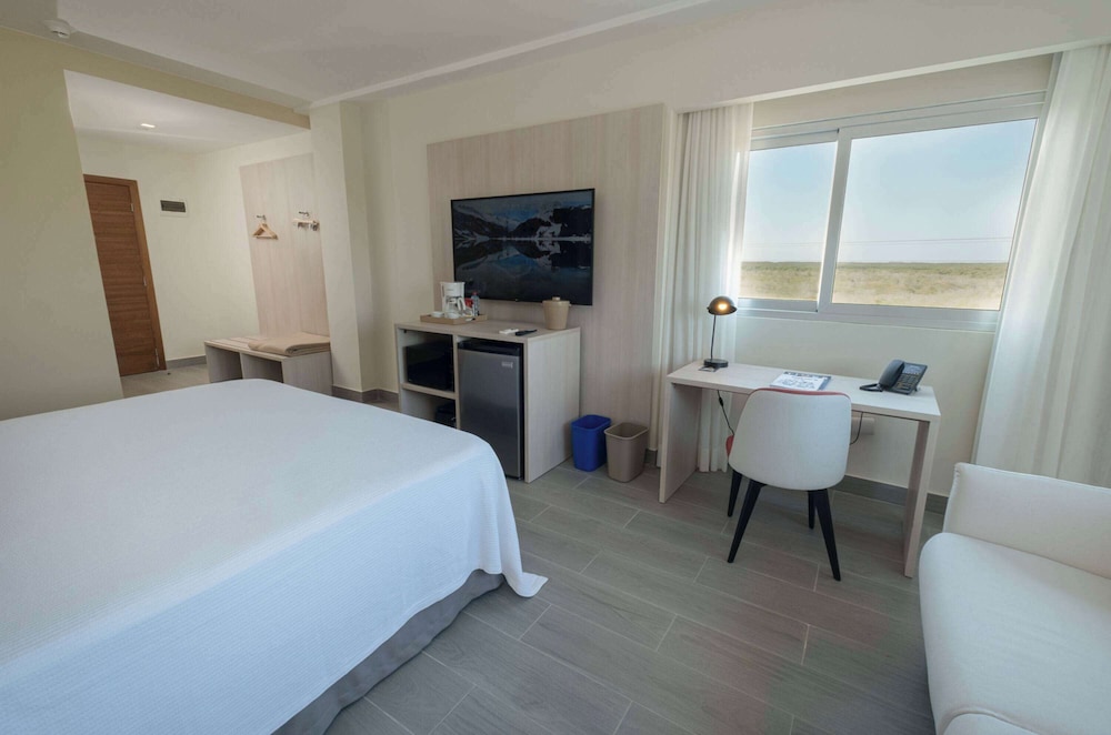 Business Suite, 1 King Bed, Non Smoking