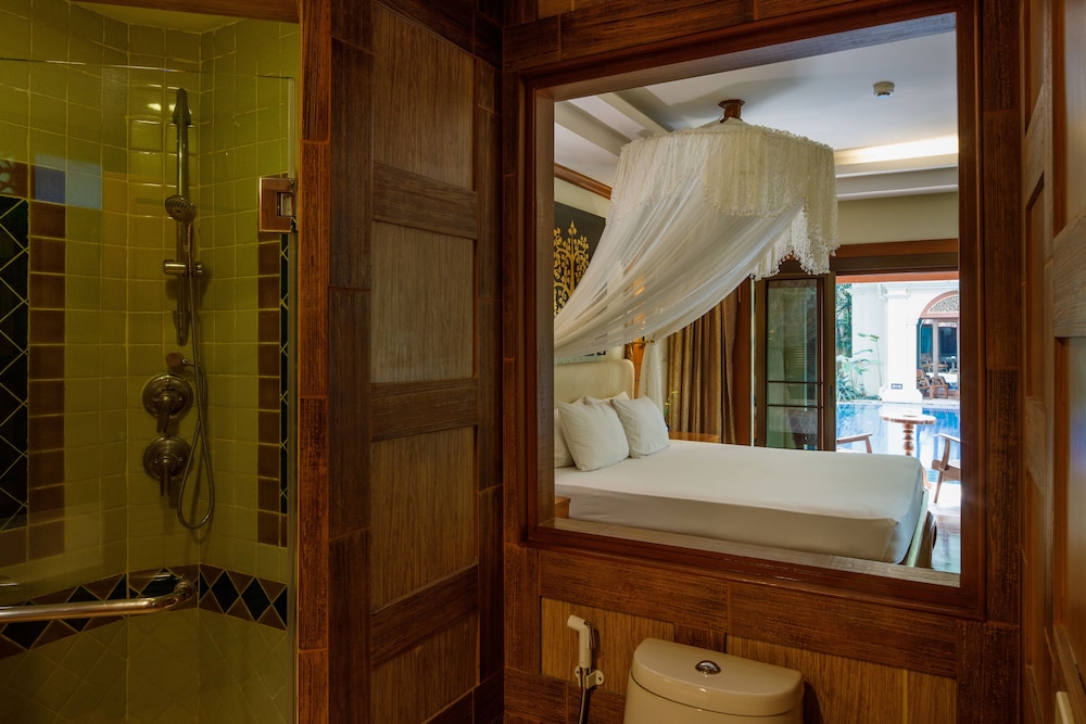 Deluxe Room, 1 King Bed, Pool Access (Lanna) - Photo 7