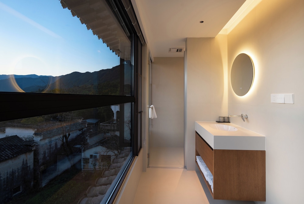 Superior Double Room, Hill View photo 2
