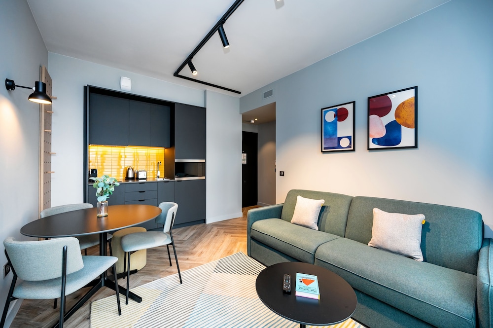 One Bedroom Apartment (Twin) - Photo 14