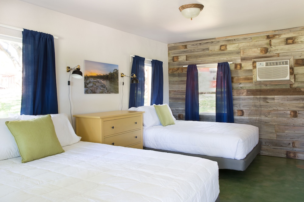 Classic Cabin