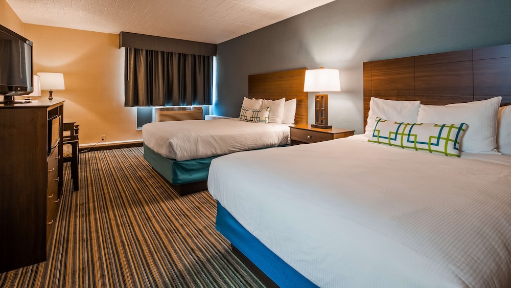 Standard Room, 2 Queen Beds, Non Smoking - Photo 1