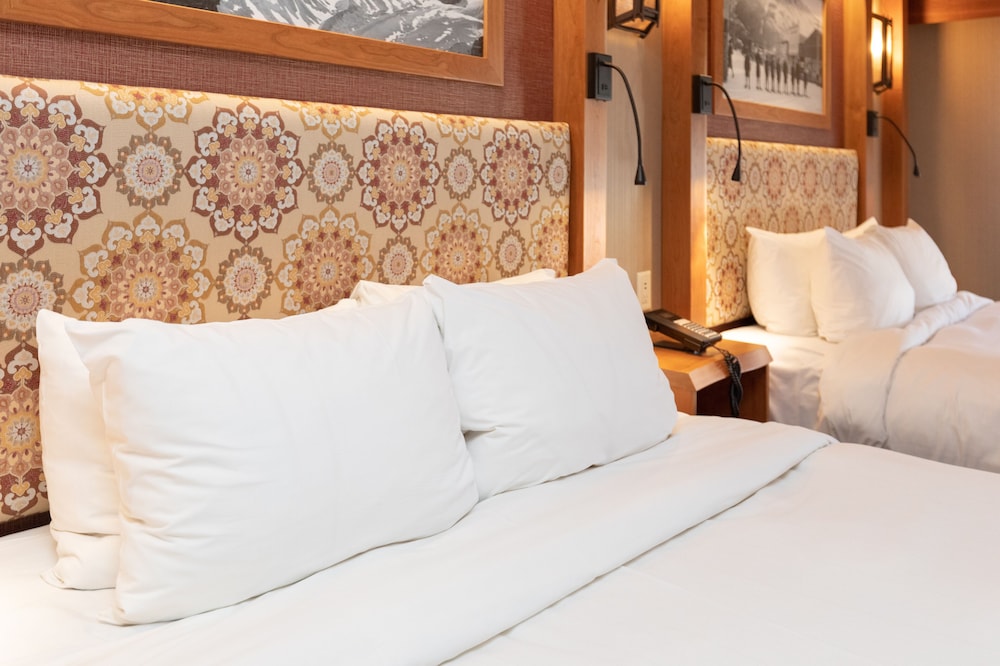 Superior Room, 2 Queen Beds, Balcony - Photo 5