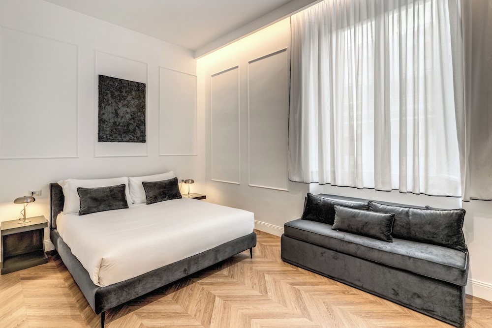 Deluxe Quadruple Room, City View