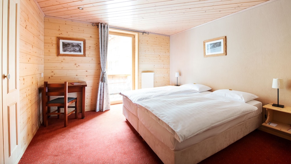 Economy Double Room, Private Bathroom, City View