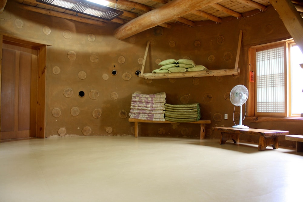 Traditional Room (Attic) photo 2