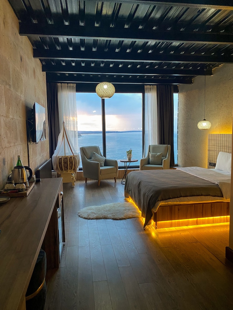 Panoramic Studio, 1 Double Bed, Sea View, Overwater photo 2
