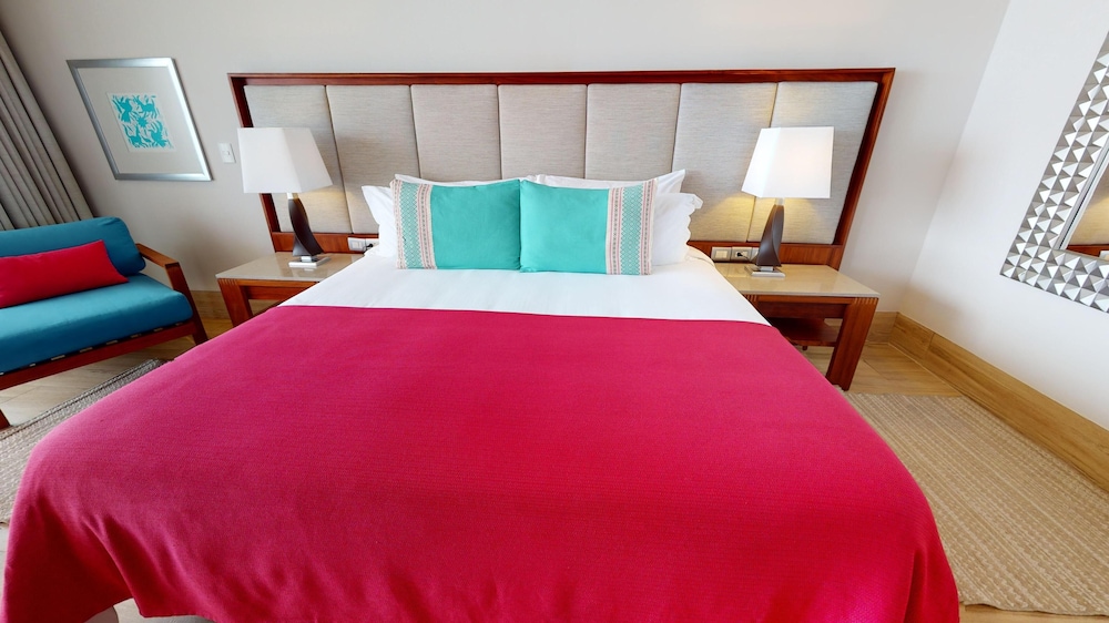 Premier Ocean Front King Room - Photo 2