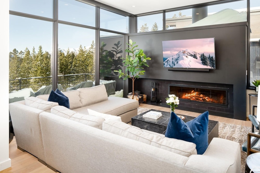 Townhome, 5 Bedrooms