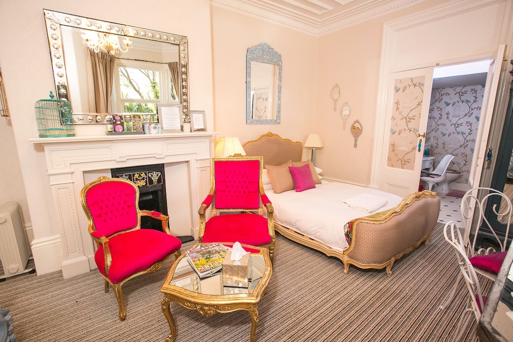 Deluxe Family Room