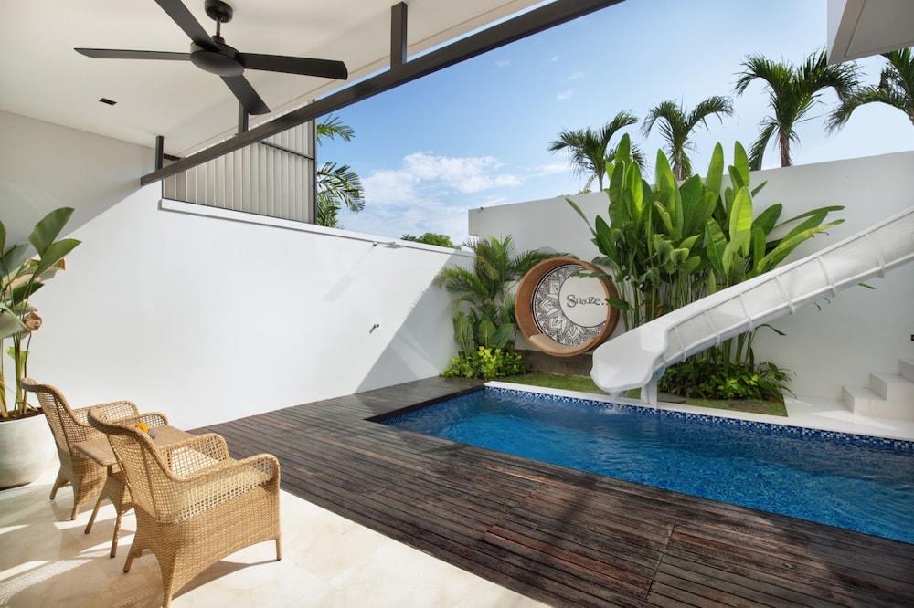 Three Bedroom Villa with Private Pool - Photo 13