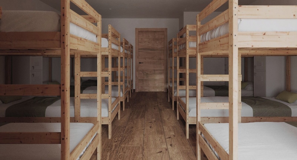 Basic Shared Dormitory, Women only, Non Smoking, Pets Not Allowed