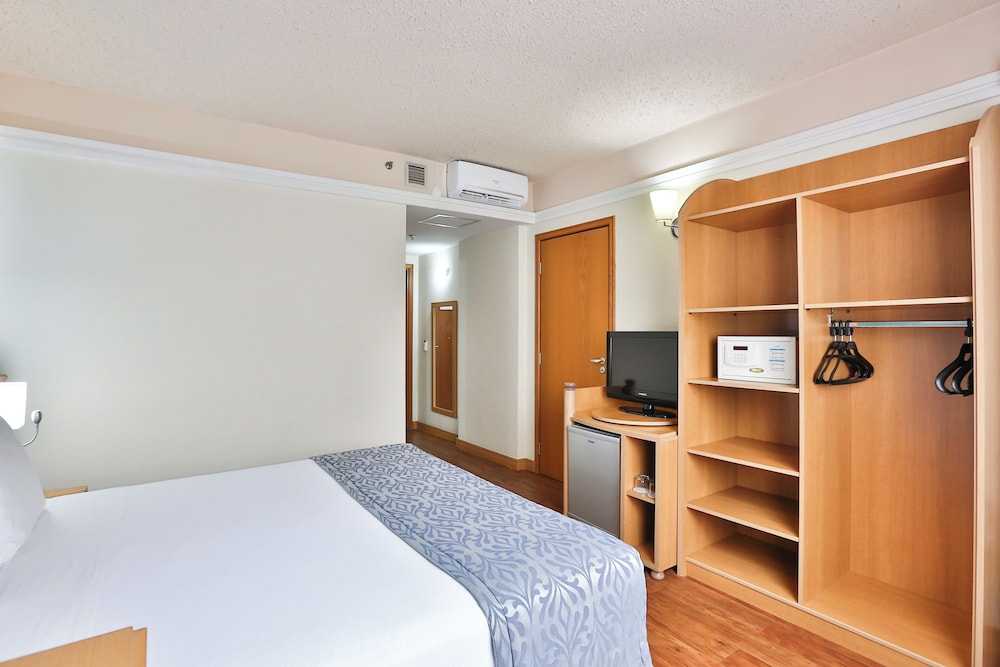 Superior Double Room, Mobility Accessible - Photo 3