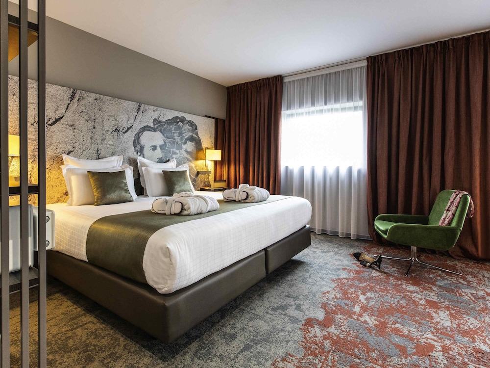 Suite, 1 Double Bed with Sofa bed (2 people)