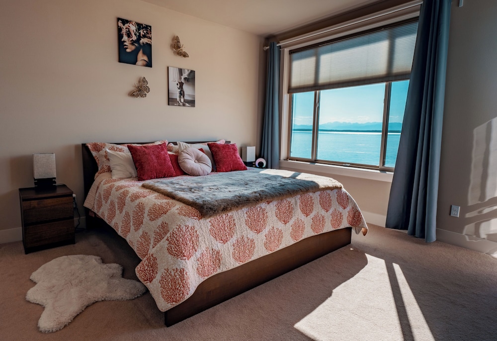 Signature House, Terrace, Ocean View