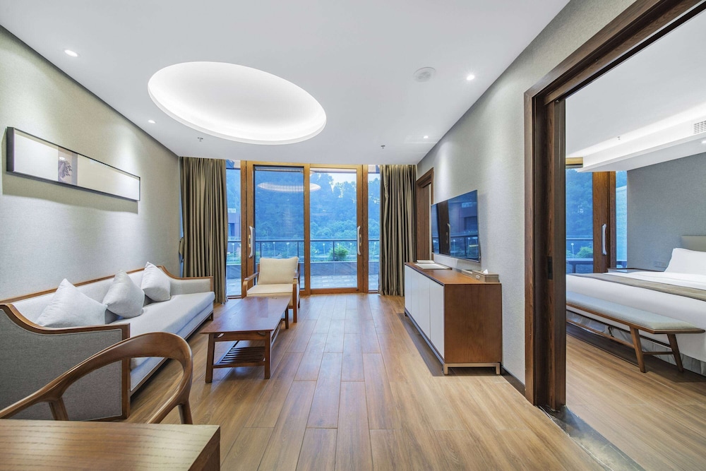Deluxe Suite, 1 King Bed, Non Smoking