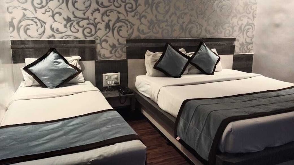 Room - Photo 3