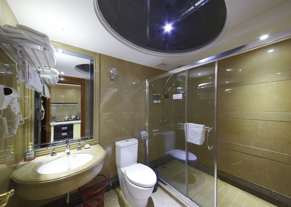 Luxury Suite, Multiple Beds photo 2