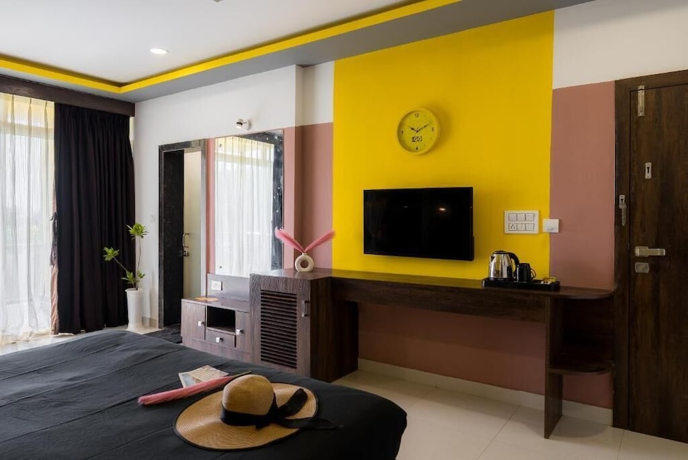 Standard Quadruple Room with Balcony photo 2