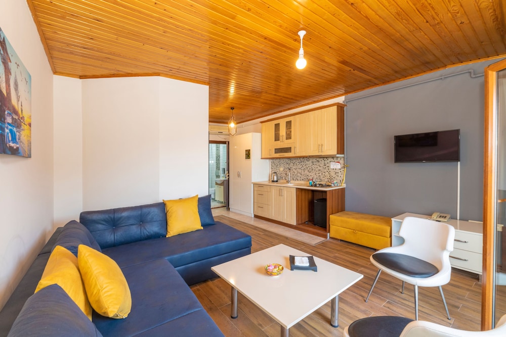 Suite with Balcony photo 3