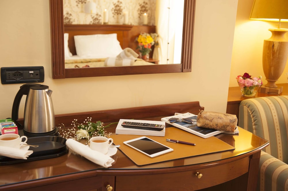 Suite - Photo 3