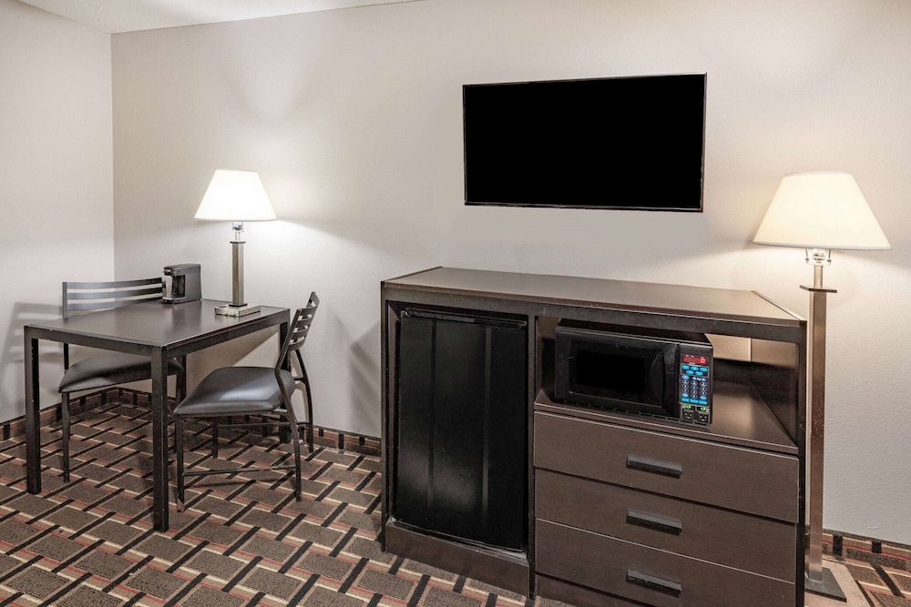 Studio Suite, Multiple Beds, Non Smoking - Photo 6