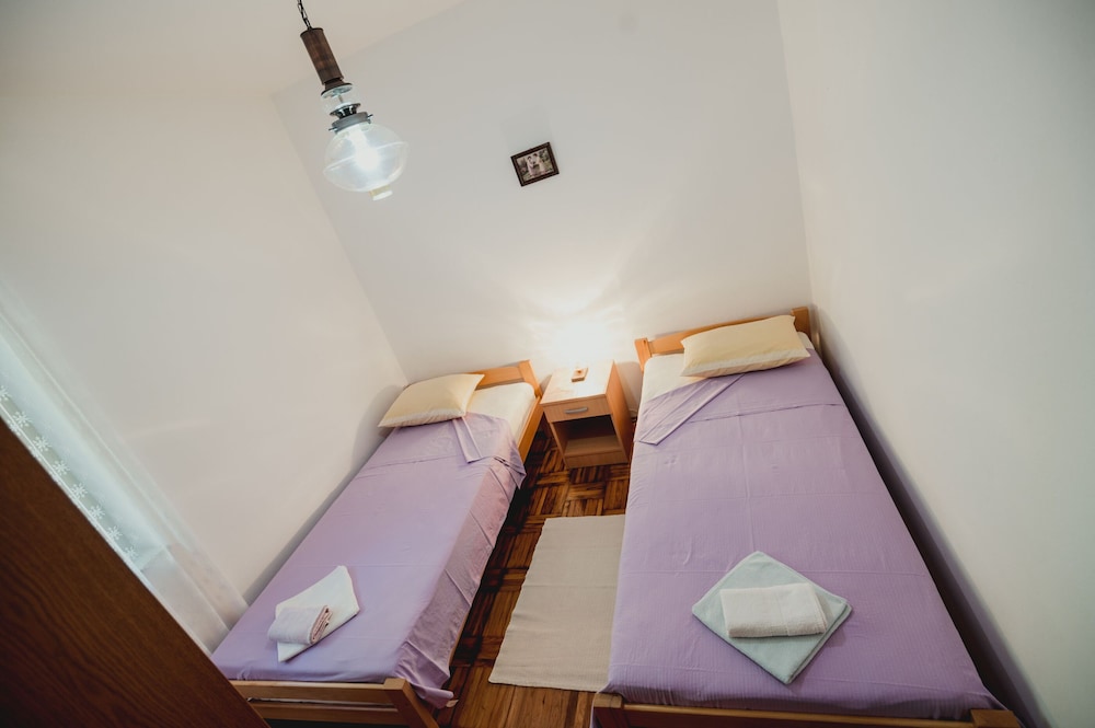 Apartment (A2)