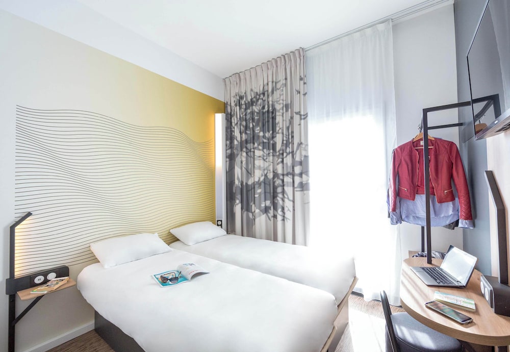 Twin Room - Photo 5