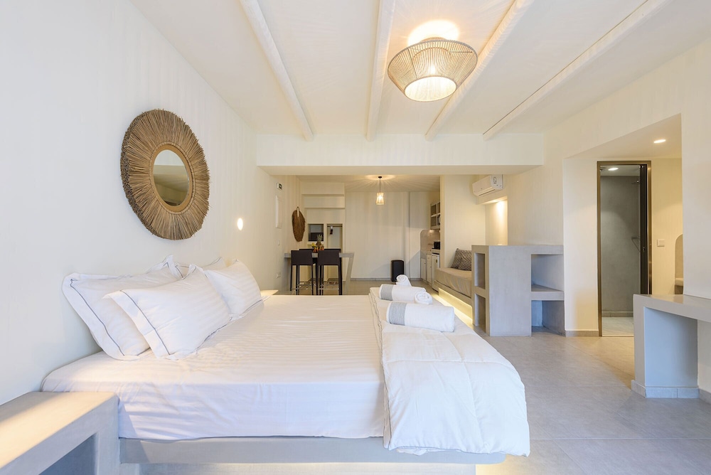 Superior Suite Sea View with Outdoor Hot Tub