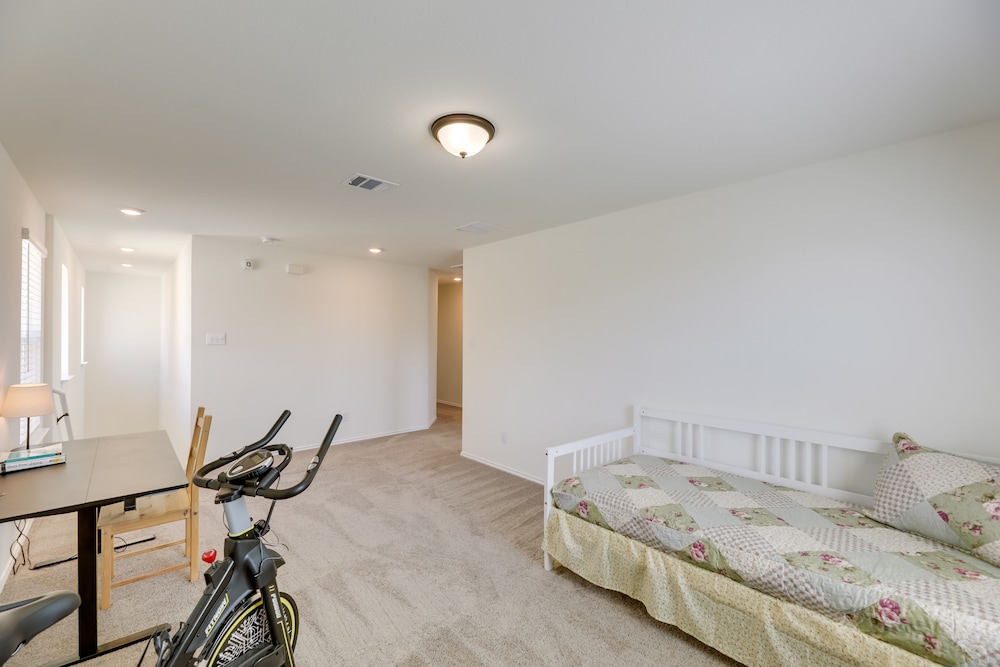 House (4 Bedrooms) photo 1