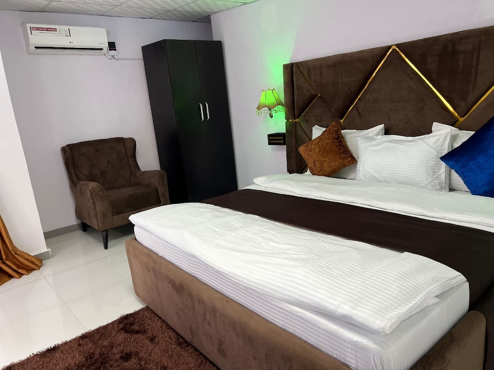 Deluxe Room - Photo 3