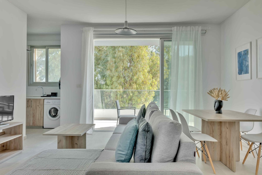 Luxury Apartment photo 1