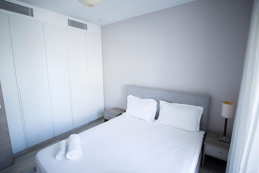 Apartment photo 2