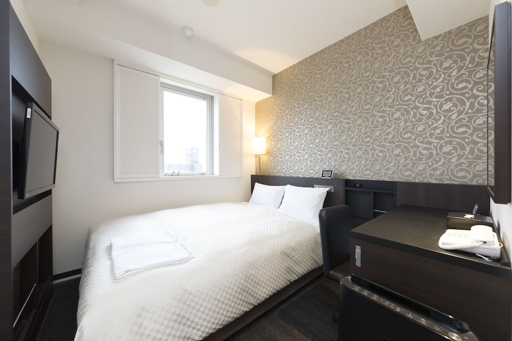 Standard Room, Smoking